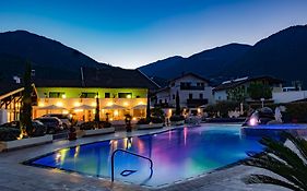 Schlosshof Charme Resort - Hotel & Camping